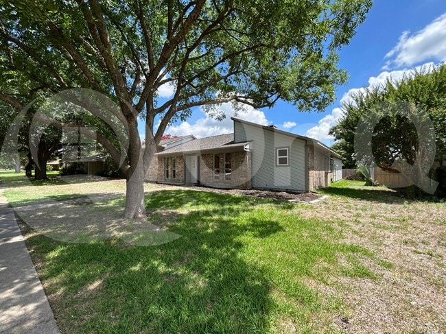 Building Photo - 608 High Meadow Dr