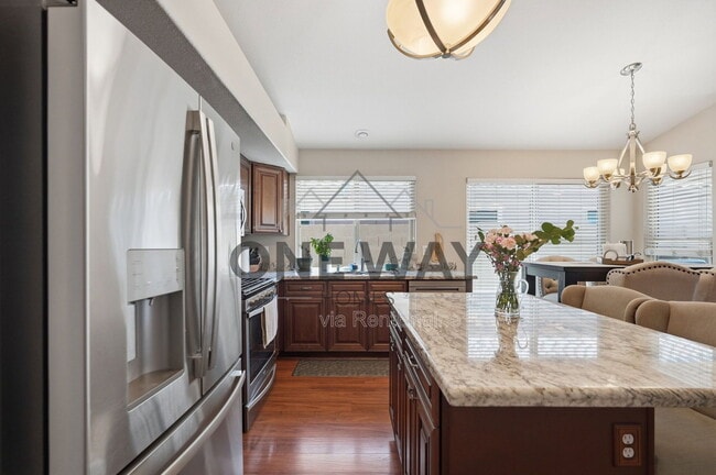 Building Photo - 1307 E Century Ave