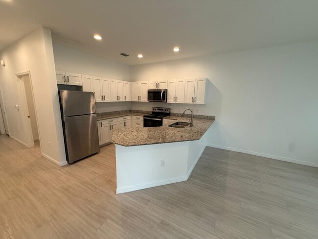 Building Photo - 2130 Penny Ln