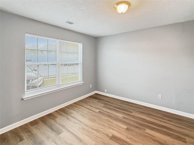 Building Photo - 5331 Creekview Way