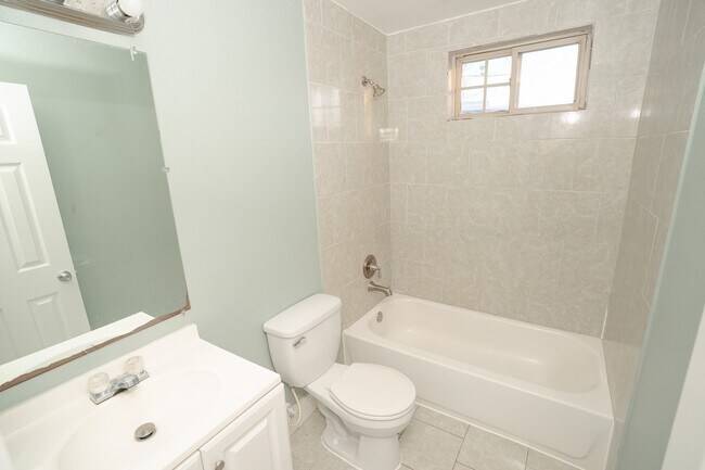 Building Photo - 4826 Bristol St