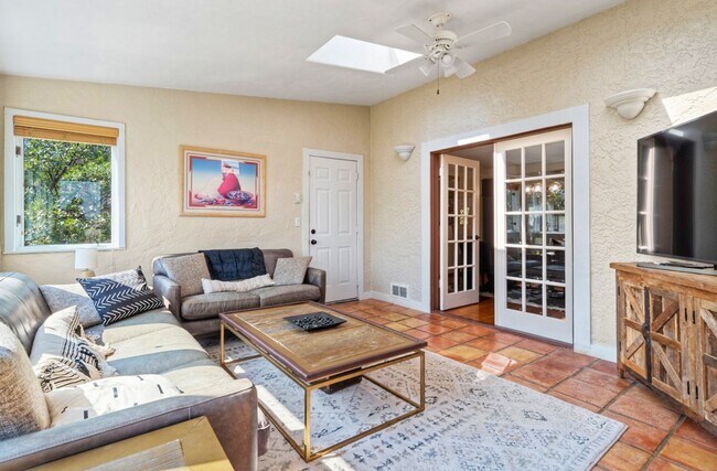Building Photo - 14 Kreg Ln