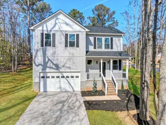 Building Photo - Stunning 4 Bedroom Home in Laurens