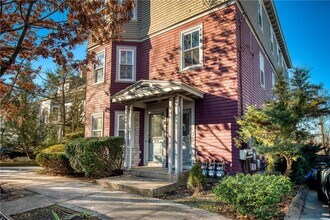Building Photo - 128 Congdon St