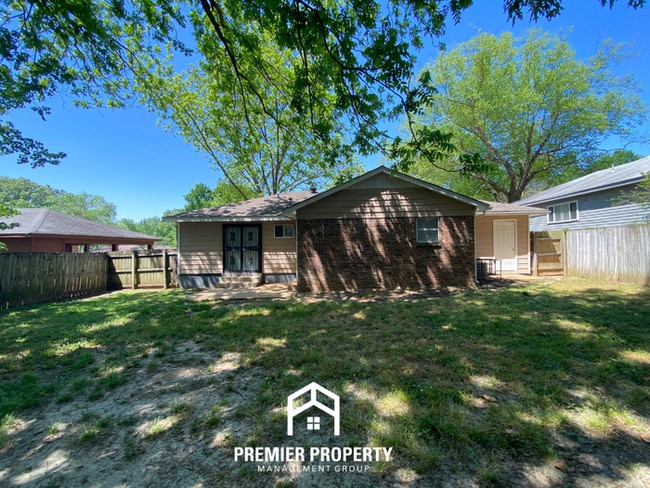 Building Photo - Bright 3BR Home in Raleigh | High Vaulted Ceilings & Large Fenced Backyard