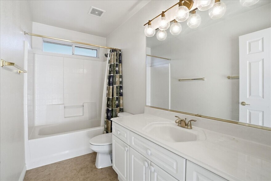 Building Photo - 1339 Echo Creek St