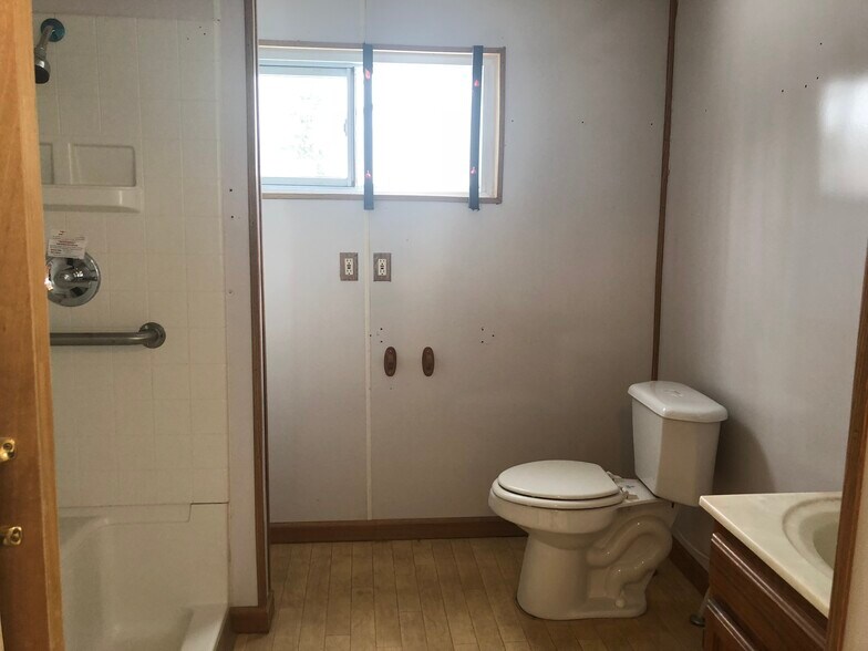 Building Photo - 3273 Berent St