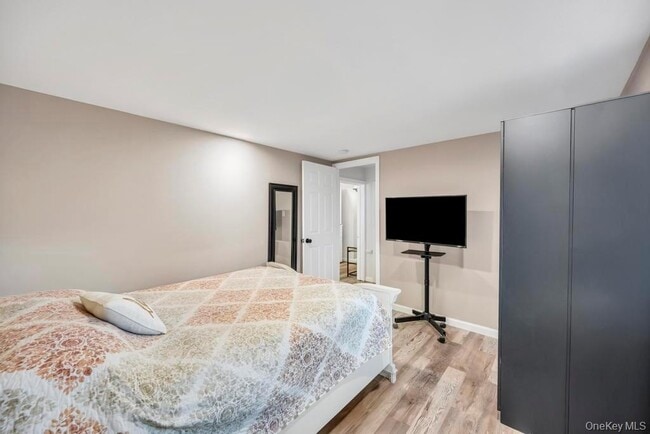 Building Photo - 62 Forest Ave