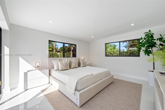 Building Photo - 1931 NE 186th Dr