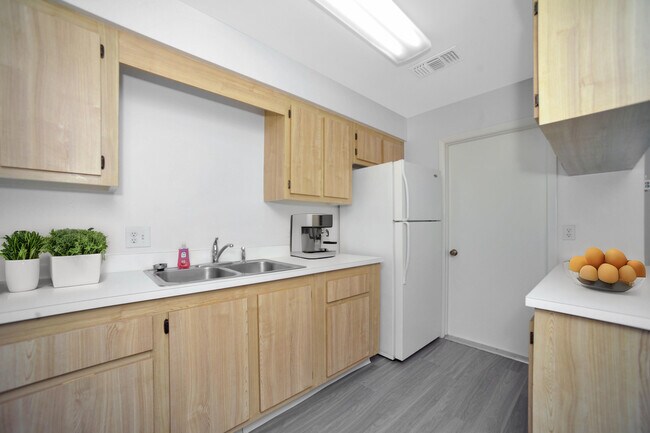 Building Photo - 1354 Westover St