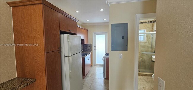 Building Photo - 8035 Byron Ave