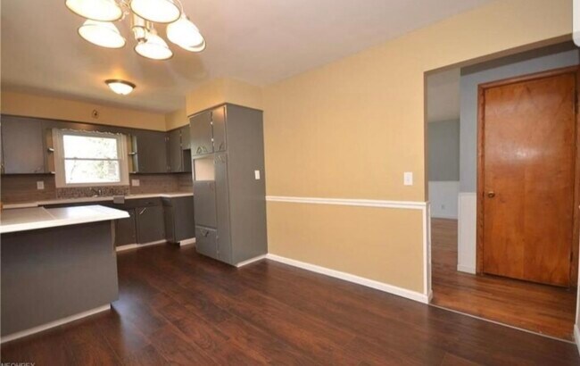 Building Photo - 1906 Springfield Center Rd