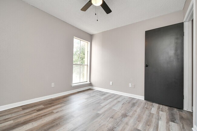 Building Photo - 1505 Ward Rd