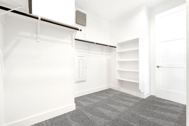 Building Photo - 153 Aurora Spgs Dr