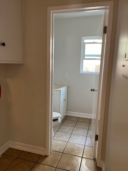 Unit B - Half-Bathroom - 2411 Harriman Ln