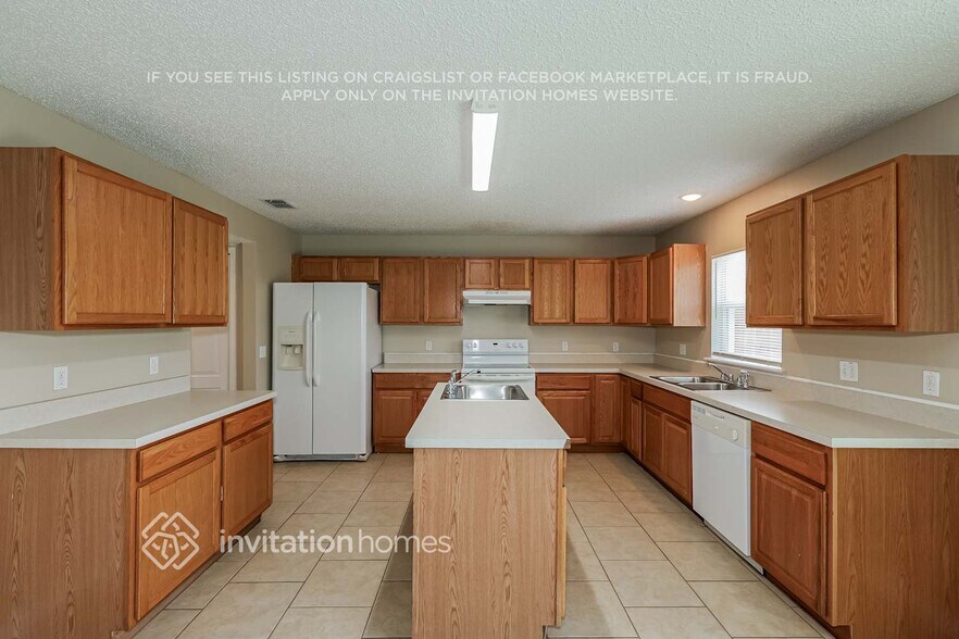 Building Photo - 6024 Kaley Dr