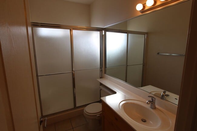 Building Photo - 4 Br, 3 Car Garage - Stone Gate at Seven H...