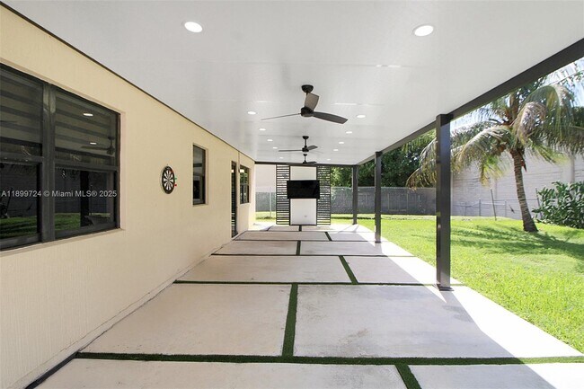 Building Photo - 22760 SW 105th Ave