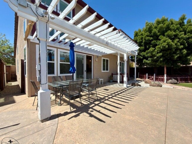 Building Photo - Coveted Napa Yacht Club 3 Bedrooms, 2 1/2 Bathrooms, w/ 1st Level Primary Bedroom/Bath