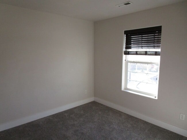 Building Photo - Completely Refreshed 2 Story Home with Fen...