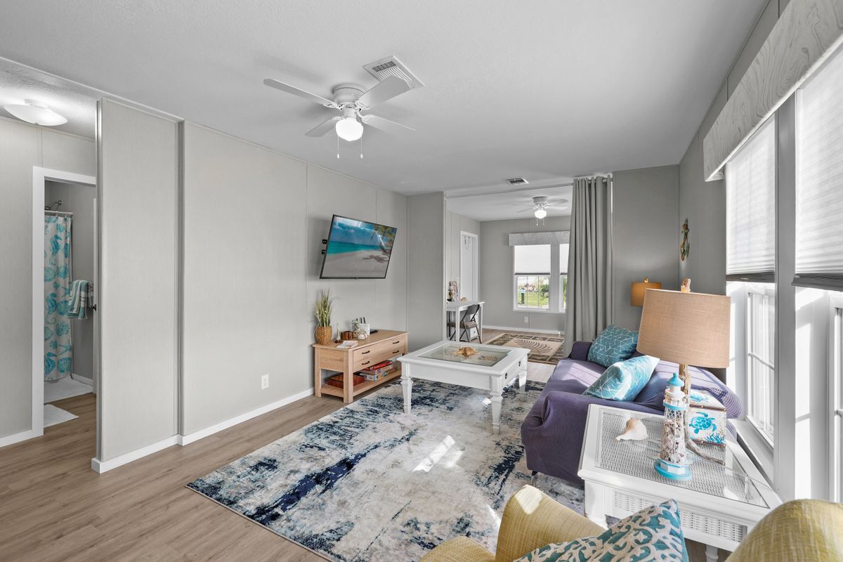 Building Photo - 1747 Beverly Dr