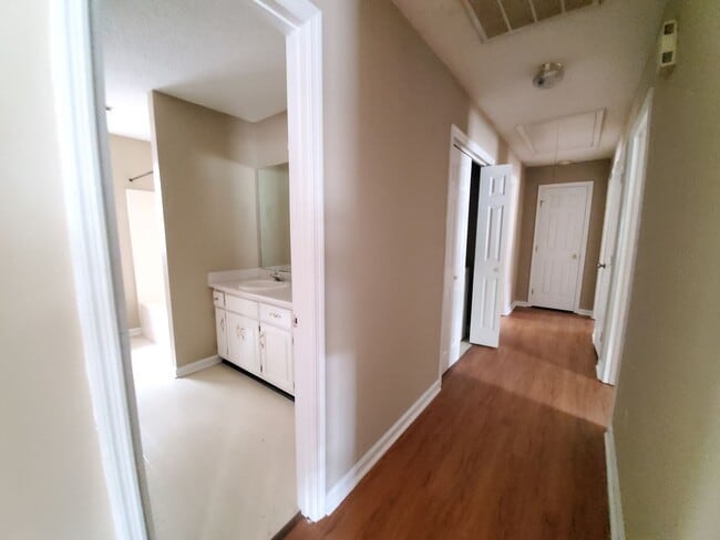 Building Photo - 403 Wendwood Ct