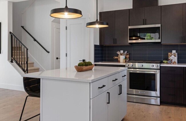 Building Photo - Gorgeous BRAND NEW 3-Bdr/2.5-bath with Loft in beautiful Sunset Meadows! -Sisters, Oregon