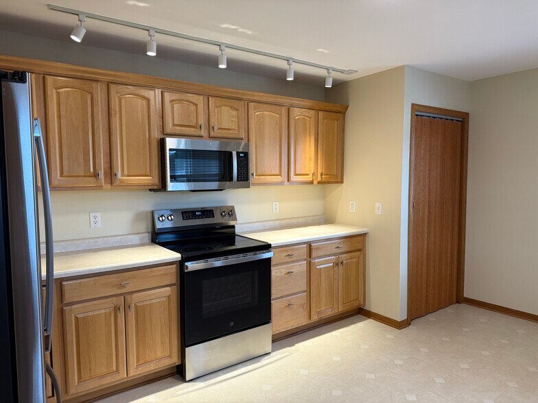 Building Photo - W9206 Ripley Rd