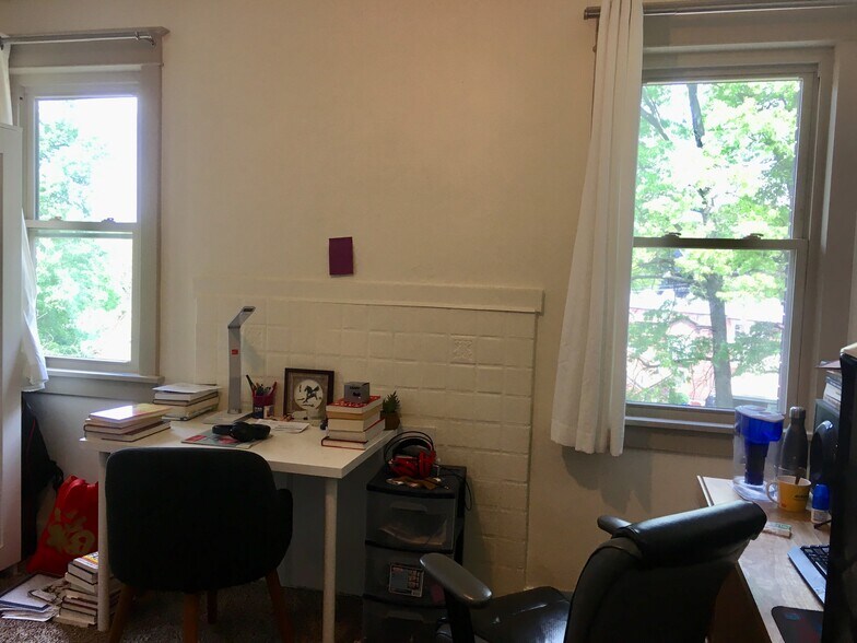 Building Photo - 5459 Fair Oaks St