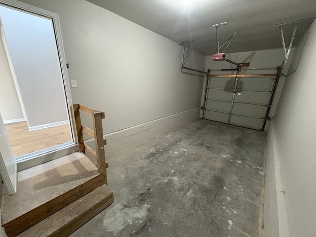 Building Photo - 5504 Knollcrest Ct