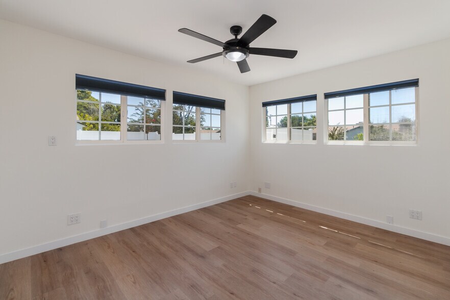 Building Photo - 11000 Gaviota Ave