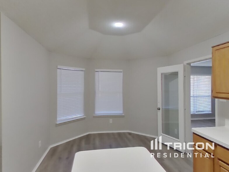 Building Photo - 1624 Bent Brook Dr