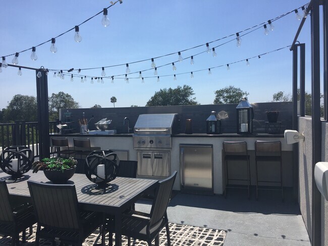 Building Photo - 826 Brickyard Ln