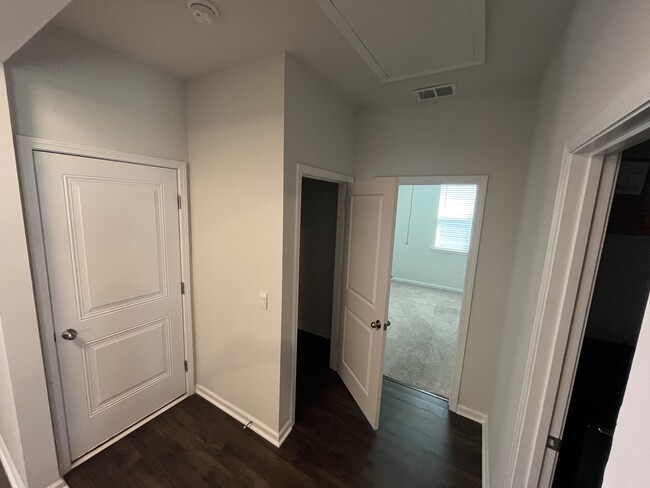 Building Photo - 108 Buttermere Wy