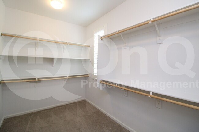Building Photo - 3080 S Jasmine Dr