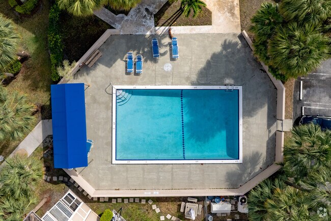 Pool - Tara Gardens 1 Condo - 8 Unit portfolio