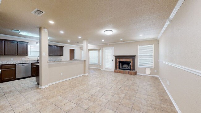 Building Photo - PRICE IMPROVEMENT ONLY $2,195 for OVER 1 A...