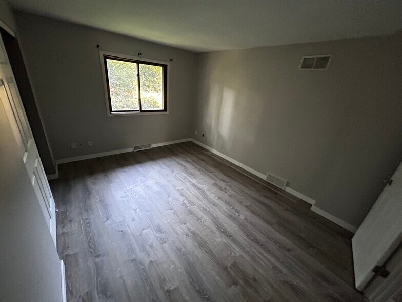 Building Photo - 3717 Sunbrook Rd