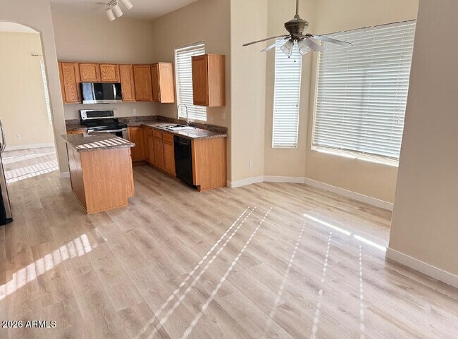 Building Photo - 17640 N 17th St