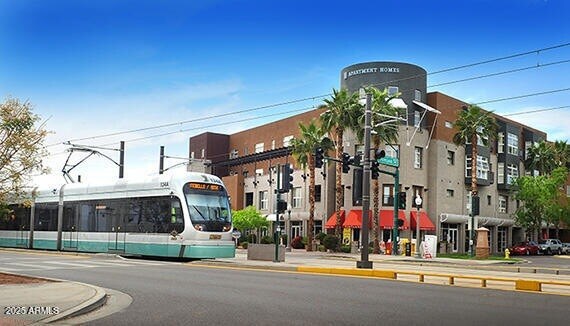 Building Photo - 208 W Portland St