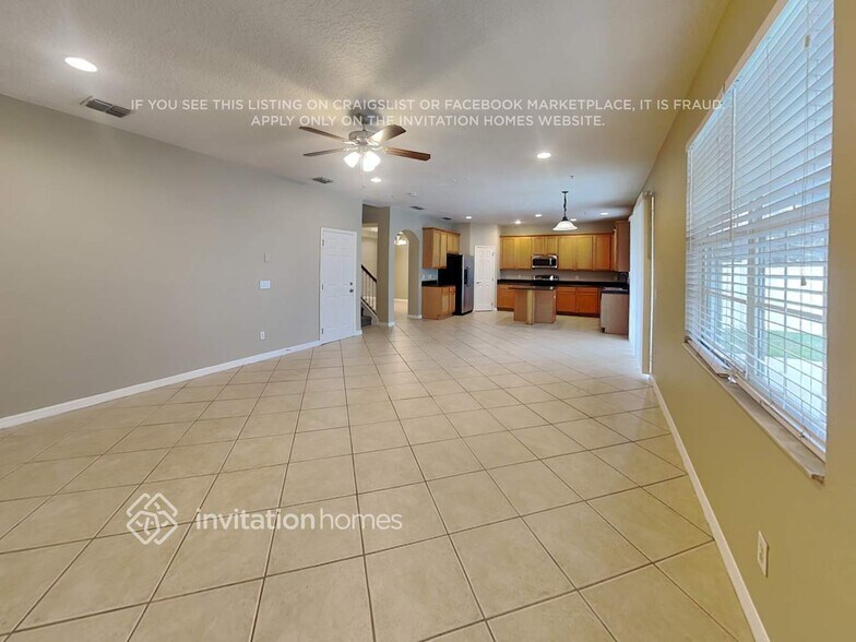 Building Photo - 9730 Moss Rose Way