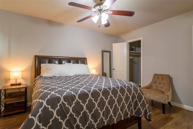 Building Photo - 8110 Albacore Dr