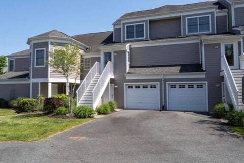 Building Photo - 38024 Creek Dr