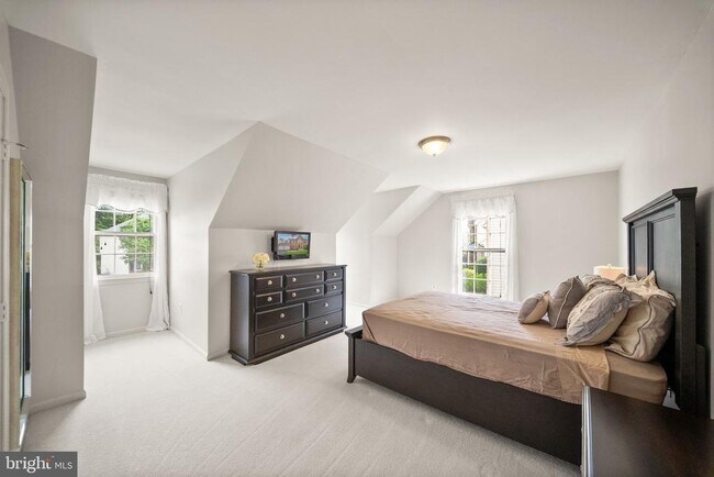Building Photo - 5667 Lonesome Dove Ct