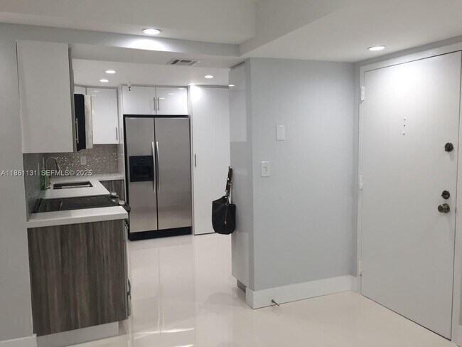 Building Photo - 210 174th St