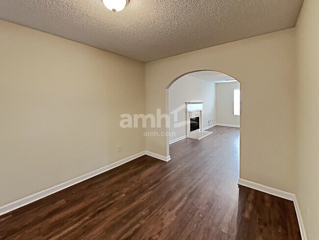 Building Photo - 209 Signet Ct