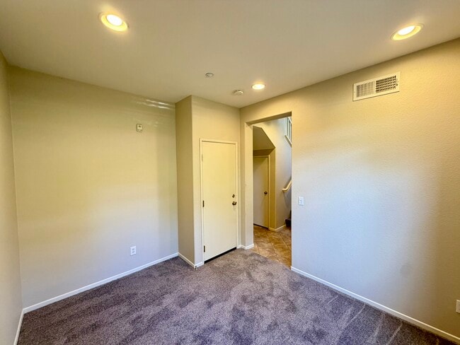 Building Photo - 1267 Elfin Forest Rd E