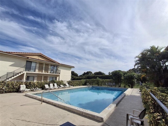 Building Photo - 11034 Royal Palm Blvd