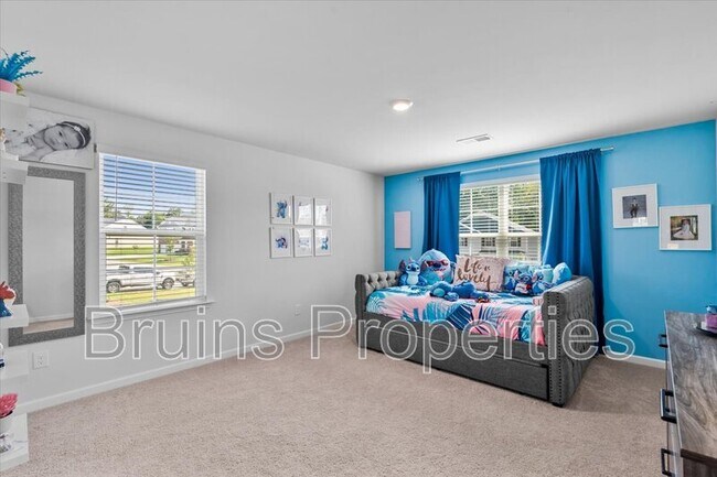 Building Photo - 349 Willowbrooke Way
