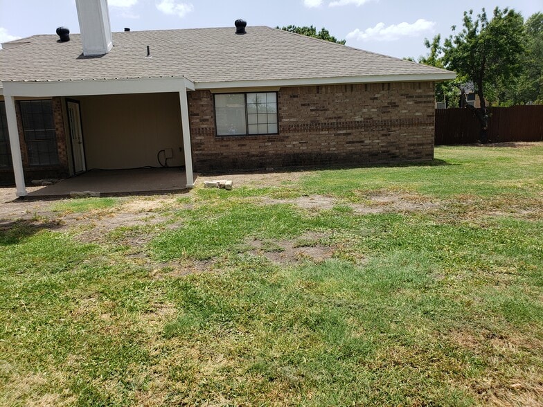 Building Photo - 4433 Flamingo Ct